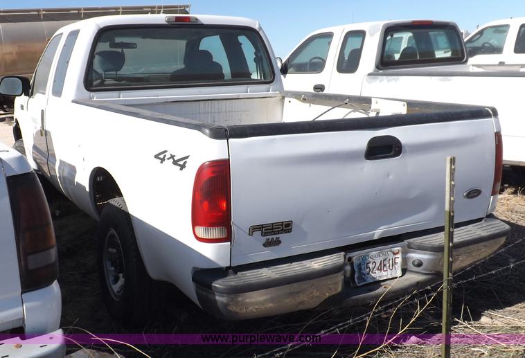 image for item F6301 2004 Ford F250 XLT Super Duty