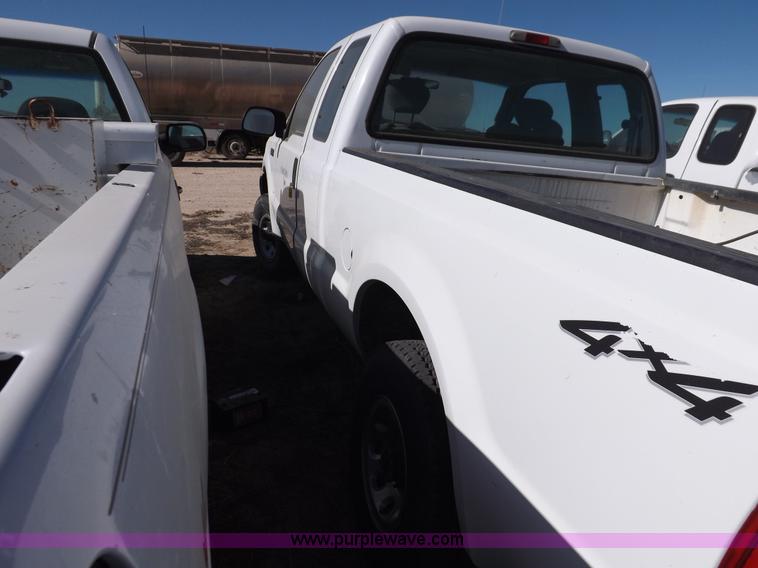 image for item F6301 2004 Ford F250 XLT Super Duty