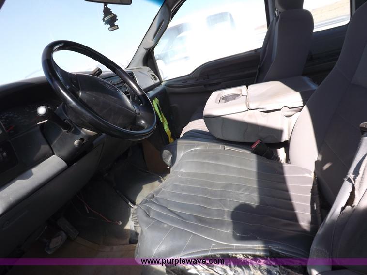 image for item F6301 2004 Ford F250 XLT Super Duty