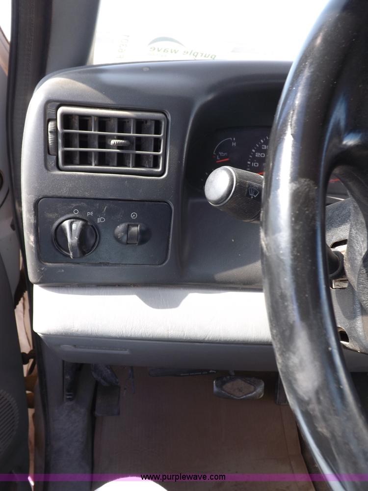 image for item F6301 2004 Ford F250 XLT Super Duty