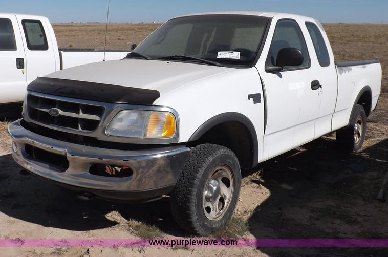 image for item F6302 1998 Ford F150 XL SuperCab pickup truck