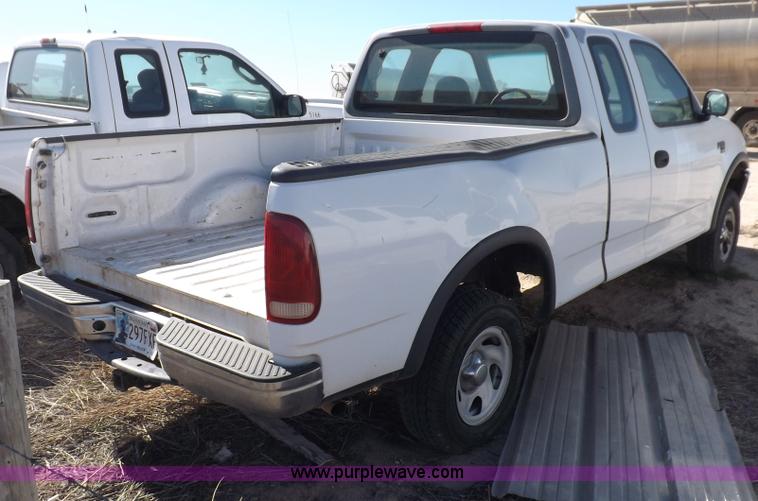 image for item F6302 1998 Ford F150 XL SuperCab pickup truck