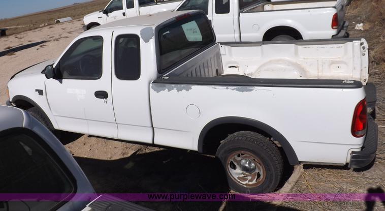 image for item F6302 1998 Ford F150 XL SuperCab pickup truck