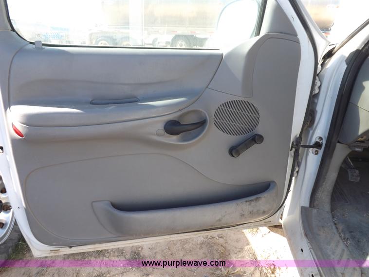 image for item F6302 1998 Ford F150 XL SuperCab pickup truck