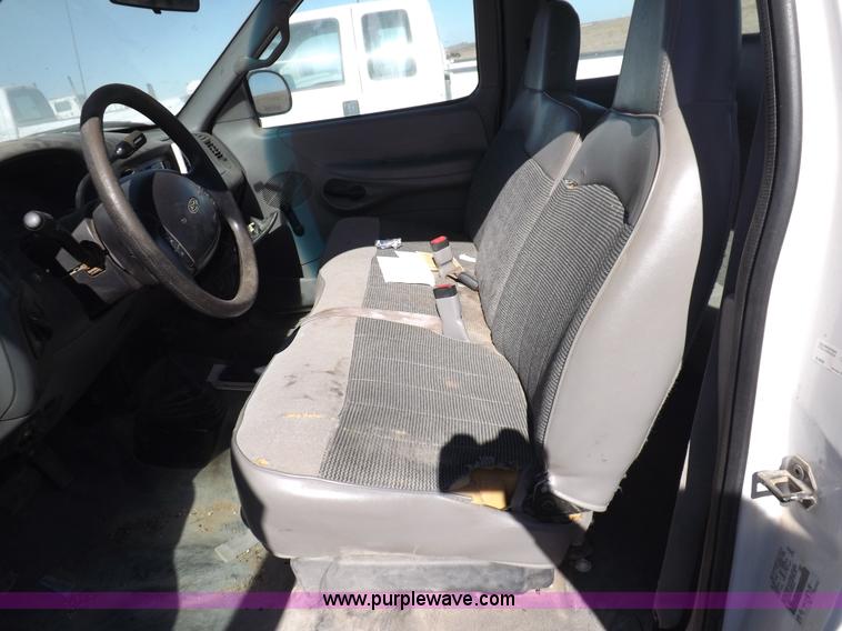 image for item F6302 1998 Ford F150 XL SuperCab pickup truck