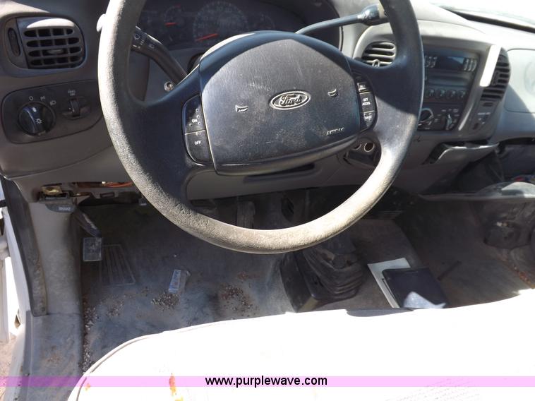 image for item F6302 1998 Ford F150 XL SuperCab pickup truck