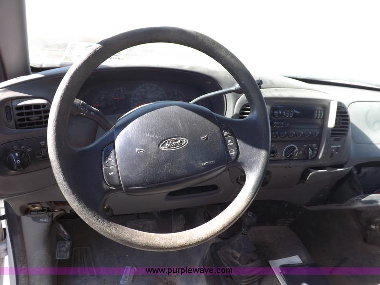 image for item F6302 1998 Ford F150 XL SuperCab pickup truck