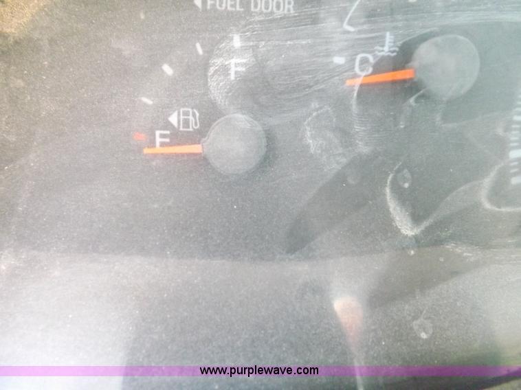 image for item F6302 1998 Ford F150 XL SuperCab pickup truck