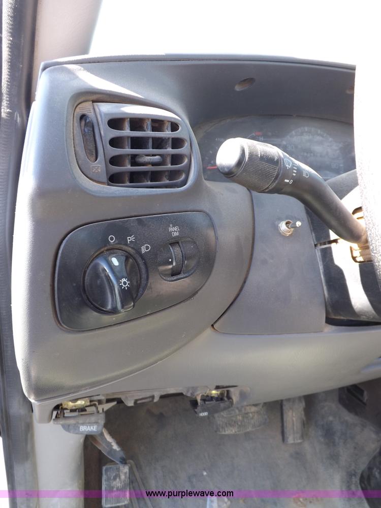 image for item F6302 1998 Ford F150 XL SuperCab pickup truck