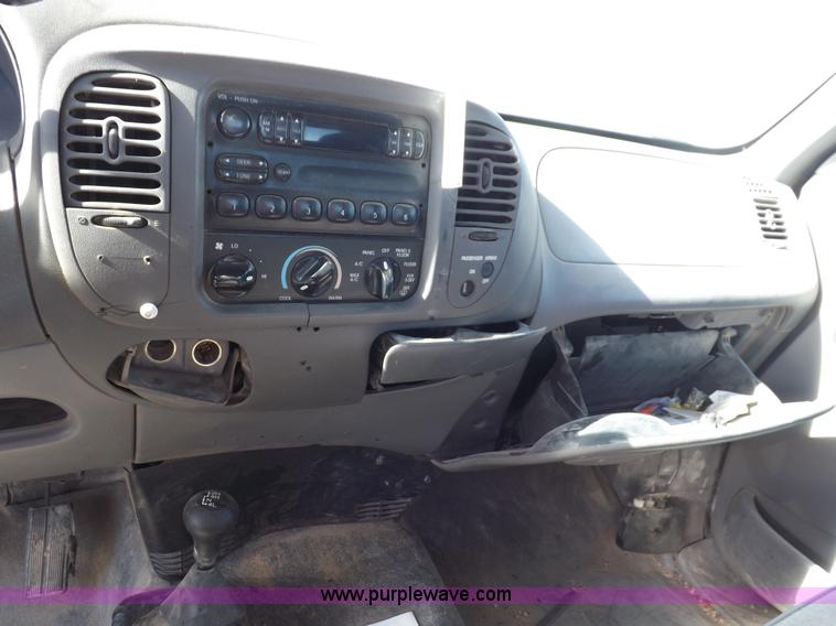 image for item F6302 1998 Ford F150 XL SuperCab pickup truck