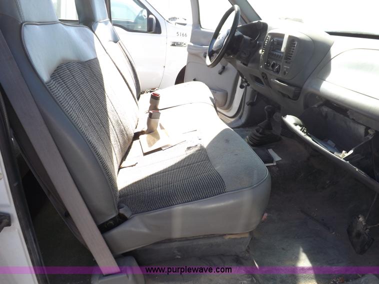 image for item F6302 1998 Ford F150 XL SuperCab pickup truck