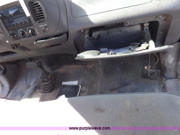 image for item F6302 1998 Ford F150 XL SuperCab pickup truck