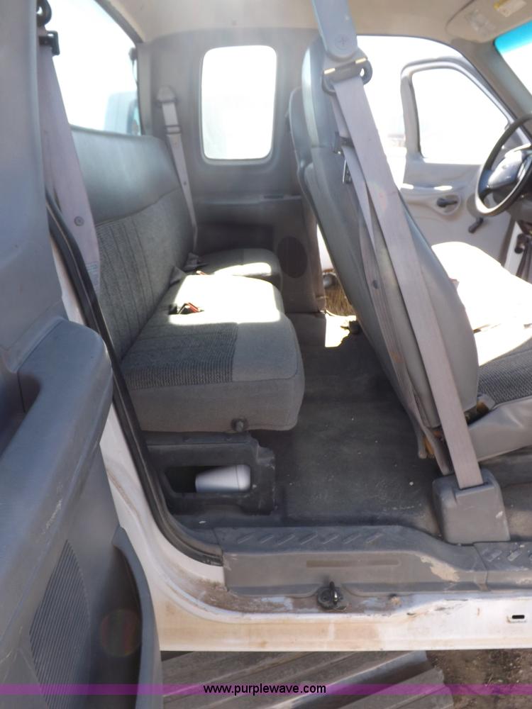 image for item F6302 1998 Ford F150 XL SuperCab pickup truck