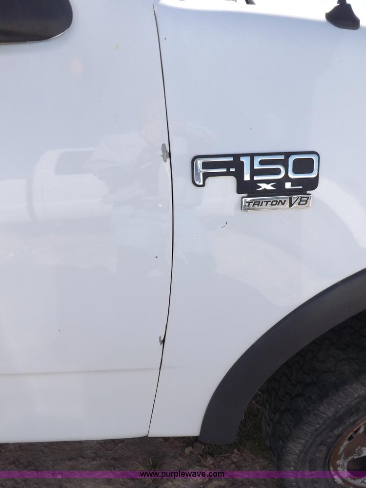 image for item F6302 1998 Ford F150 XL SuperCab pickup truck