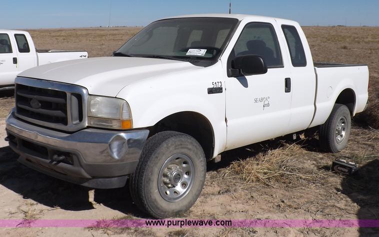 image for item F6303 2004 Ford F250 XLT Super Duty SuperCab pickup truck