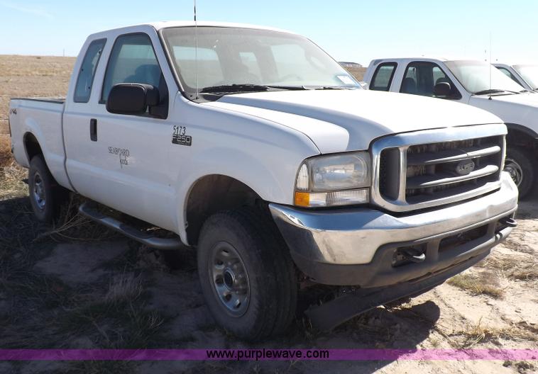 image for item F6303 2004 Ford F250 XLT Super Duty SuperCab pickup truck