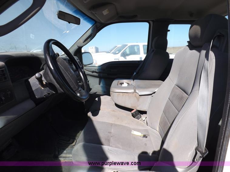 image for item F6303 2004 Ford F250 XLT Super Duty SuperCab pickup truck