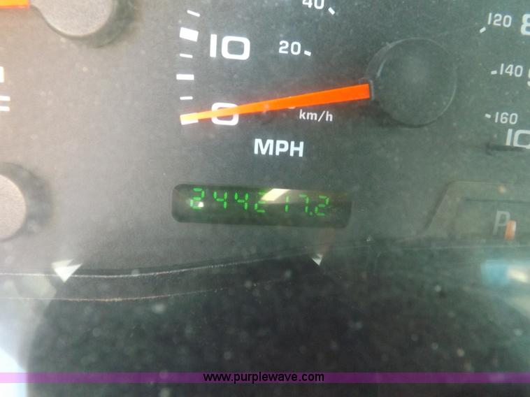 image for item F6303 2004 Ford F250 XLT Super Duty SuperCab pickup truck