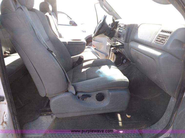 image for item F6303 2004 Ford F250 XLT Super Duty SuperCab pickup truck