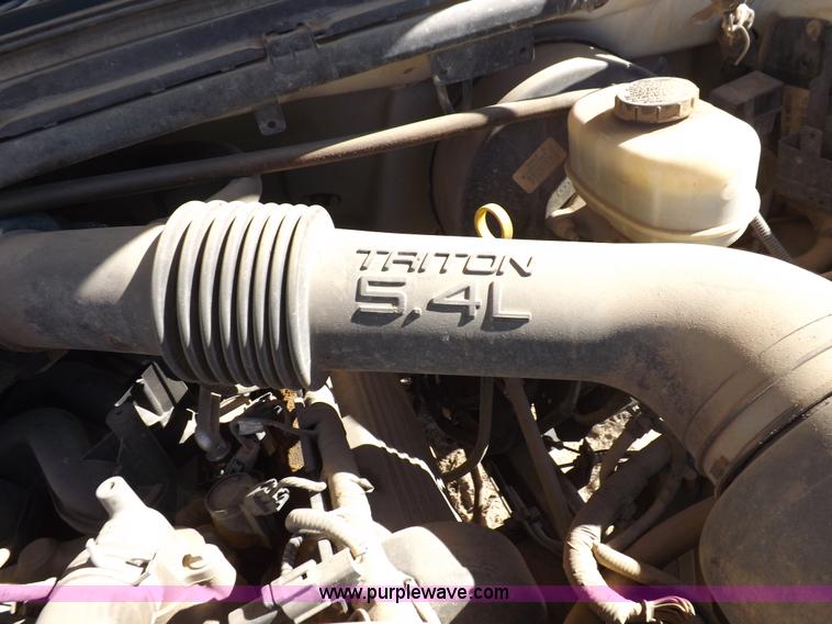 image for item F6303 2004 Ford F250 XLT Super Duty SuperCab pickup truck