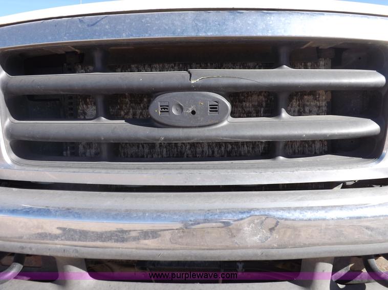 image for item F6303 2004 Ford F250 XLT Super Duty SuperCab pickup truck