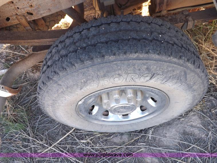 image for item F6303 2004 Ford F250 XLT Super Duty SuperCab pickup truck