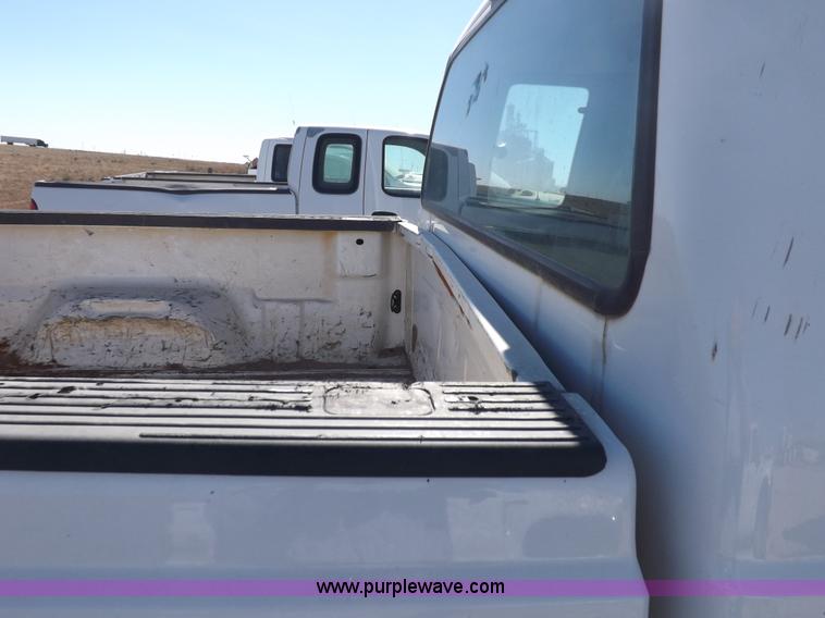 image for item F6303 2004 Ford F250 XLT Super Duty SuperCab pickup truck