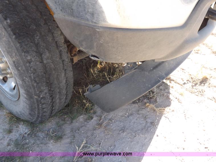 image for item F6303 2004 Ford F250 XLT Super Duty SuperCab pickup truck