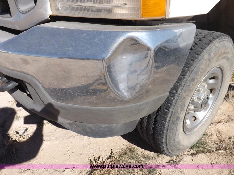 image for item F6303 2004 Ford F250 XLT Super Duty SuperCab pickup truck