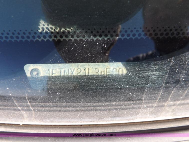 image for item F6303 2004 Ford F250 XLT Super Duty SuperCab pickup truck