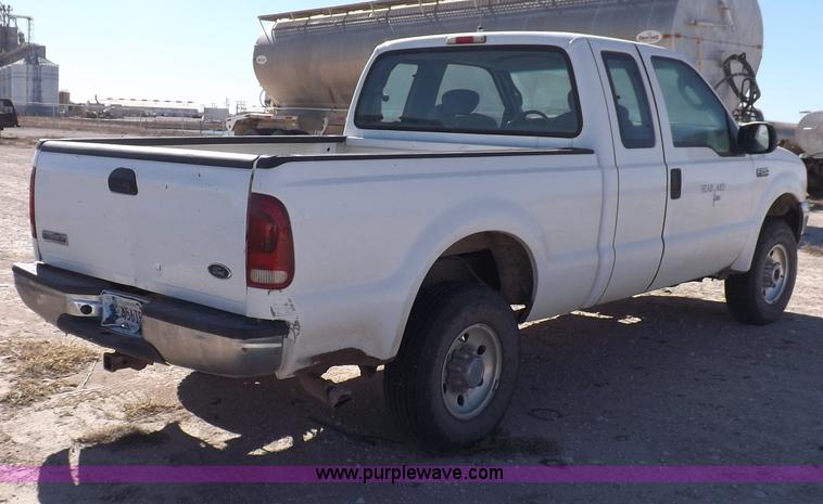 image for item F6304 2004 Ford F250 XLT Super Duty SuperCab pickup truck