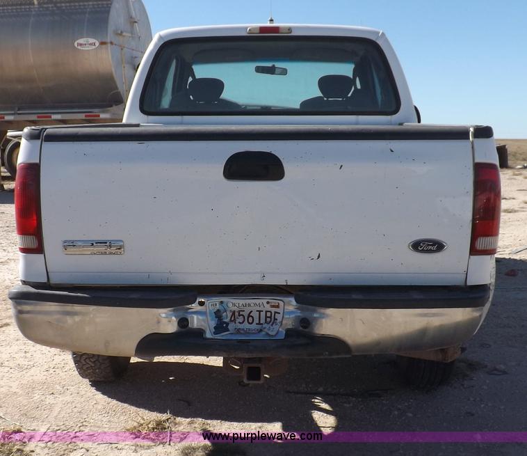 image for item F6304 2004 Ford F250 XLT Super Duty SuperCab pickup truck