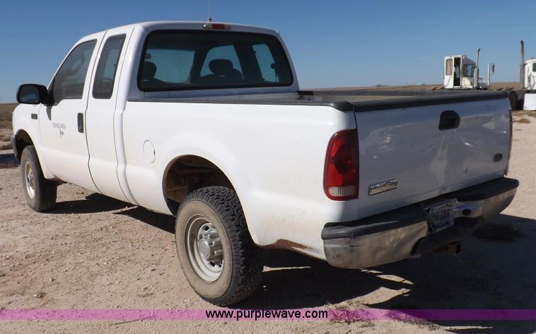 image for item F6304 2004 Ford F250 XLT Super Duty SuperCab pickup truck