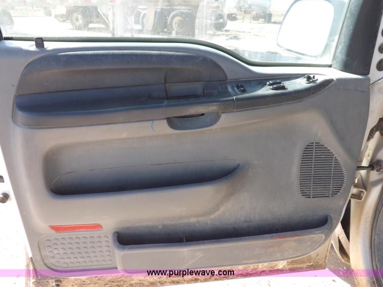 image for item F6304 2004 Ford F250 XLT Super Duty SuperCab pickup truck