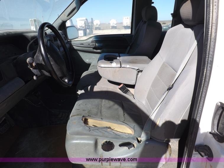 image for item F6304 2004 Ford F250 XLT Super Duty SuperCab pickup truck