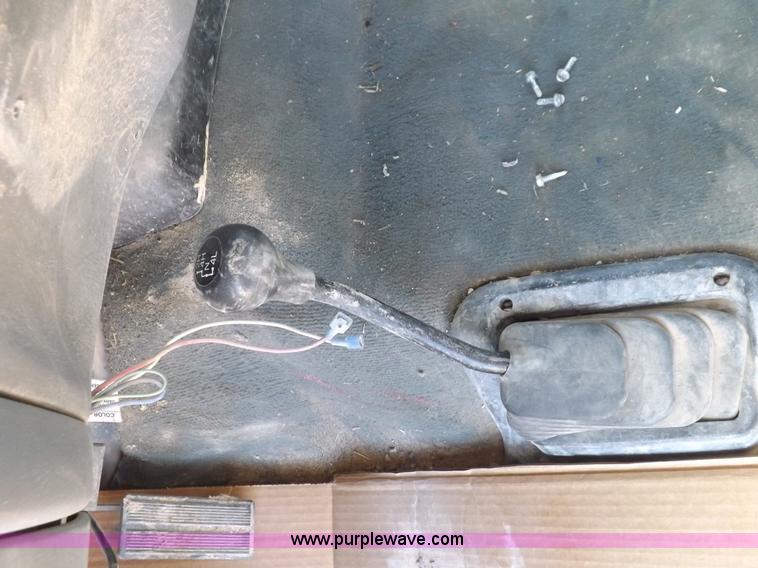 image for item F6304 2004 Ford F250 XLT Super Duty SuperCab pickup truck