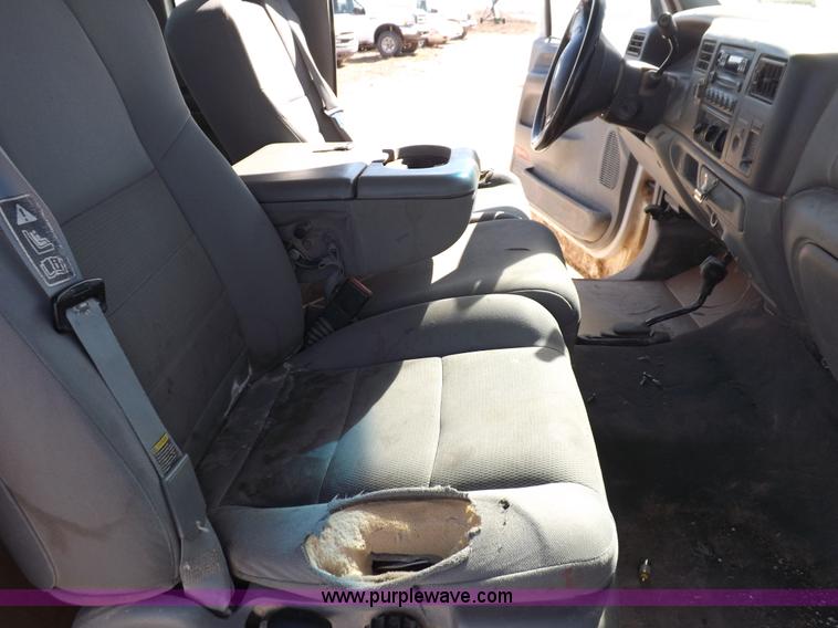 image for item F6304 2004 Ford F250 XLT Super Duty SuperCab pickup truck