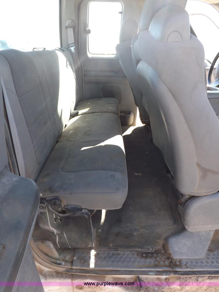 image for item F6304 2004 Ford F250 XLT Super Duty SuperCab pickup truck