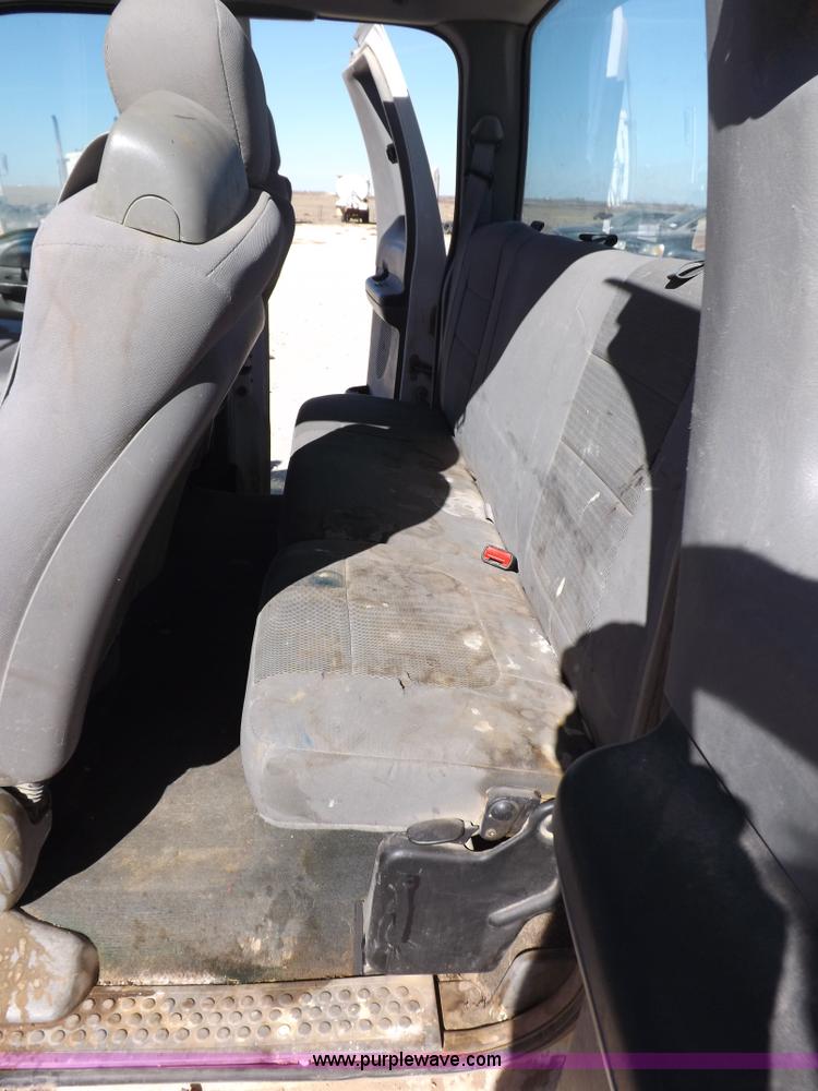 image for item F6304 2004 Ford F250 XLT Super Duty SuperCab pickup truck