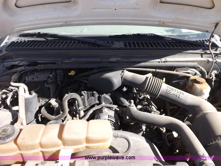 image for item F6304 2004 Ford F250 XLT Super Duty SuperCab pickup truck