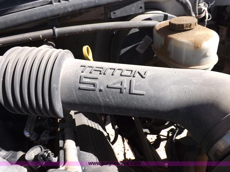 image for item F6304 2004 Ford F250 XLT Super Duty SuperCab pickup truck