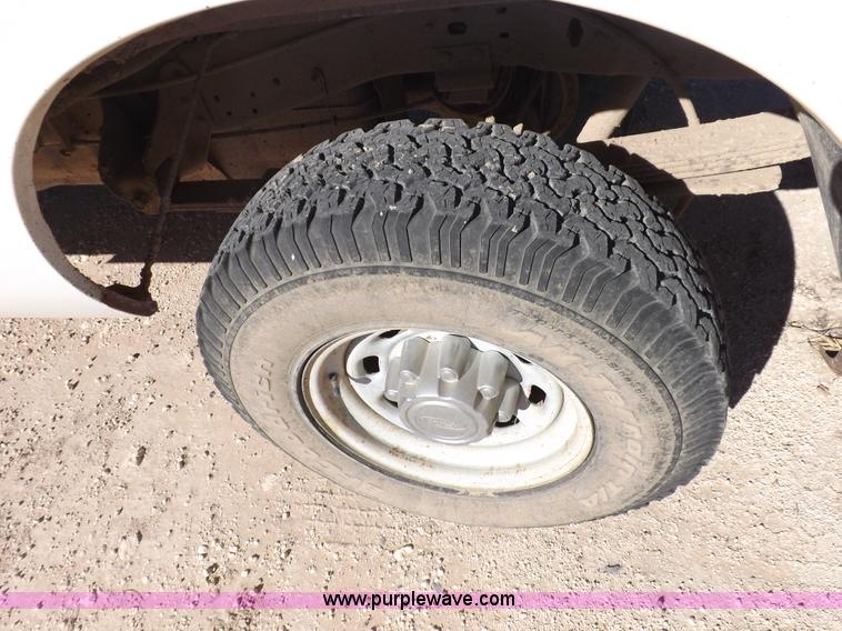 image for item F6304 2004 Ford F250 XLT Super Duty SuperCab pickup truck