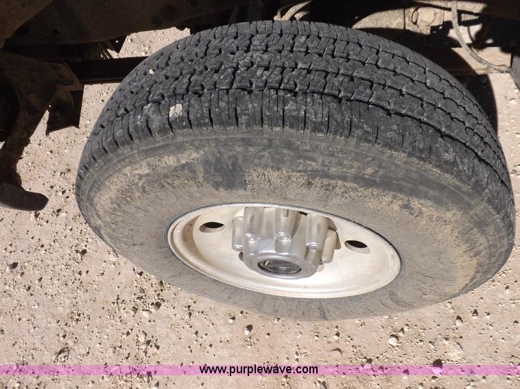 image for item F6304 2004 Ford F250 XLT Super Duty SuperCab pickup truck