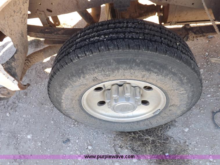 image for item F6304 2004 Ford F250 XLT Super Duty SuperCab pickup truck