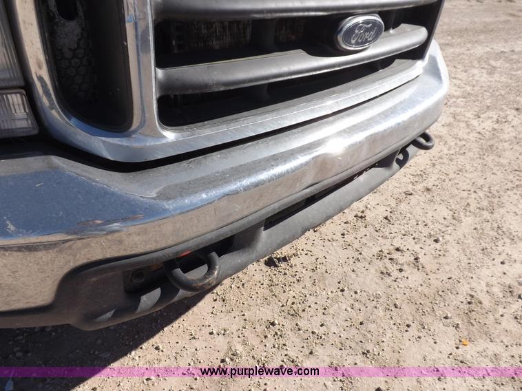 image for item F6304 2004 Ford F250 XLT Super Duty SuperCab pickup truck