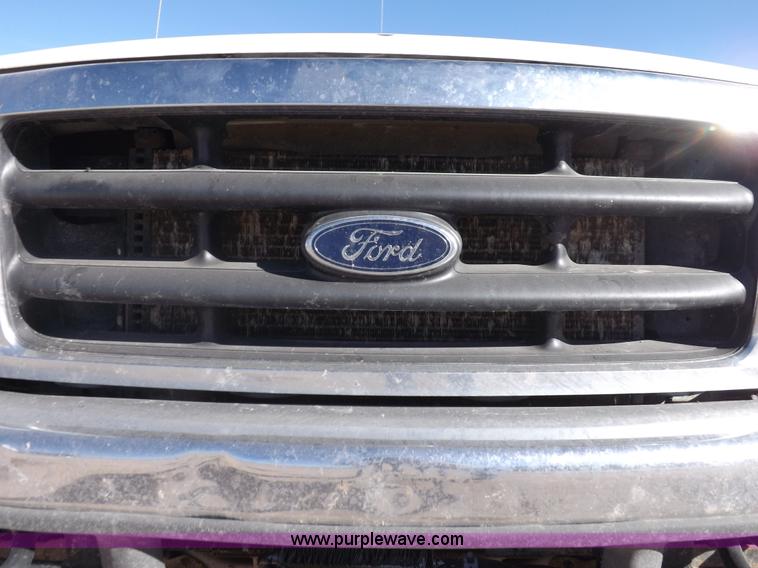 image for item F6304 2004 Ford F250 XLT Super Duty SuperCab pickup truck