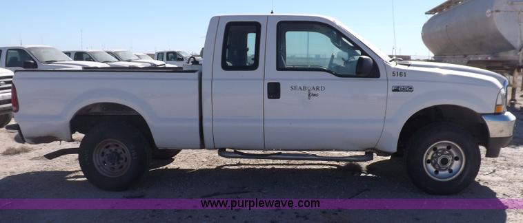 image for item F6305 2004 Ford F250 XLT Super Duty SuperCab pickup truck