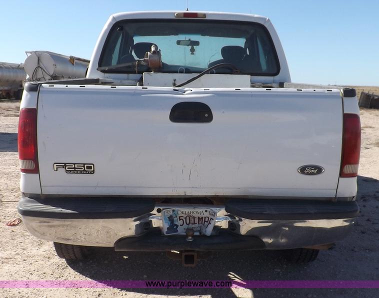 image for item F6305 2004 Ford F250 XLT Super Duty SuperCab pickup truck