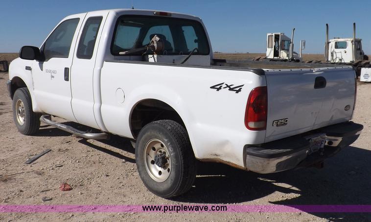 image for item F6305 2004 Ford F250 XLT Super Duty SuperCab pickup truck