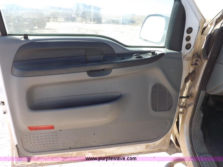 image for item F6305 2004 Ford F250 XLT Super Duty SuperCab pickup truck